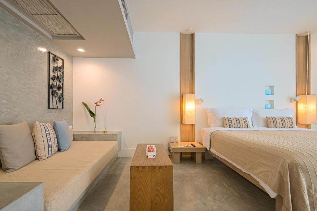 Ramada By Wyndham Phuket Southsea Hotel Karon Exterior photo