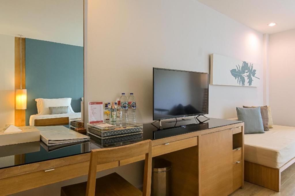 Ramada By Wyndham Phuket Southsea Hotel Karon Exterior photo