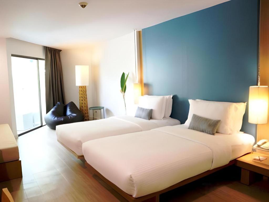 Ramada By Wyndham Phuket Southsea Hotel Karon Exterior photo